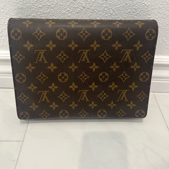 Louis Vuitton GUC Concorde Clutch Bag - Picture 2 of 14
